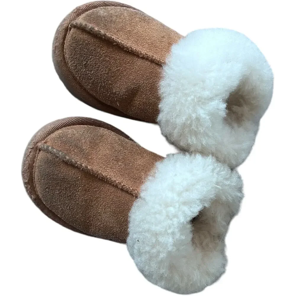 EUC UGG Ultra Comfort Sole Sheepskin Moccasins Slippers Chestnut Kid's Size 9